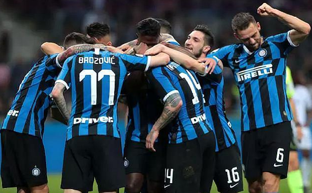  梅总温网决胜盘抢七，惊险捧起冠军奖杯