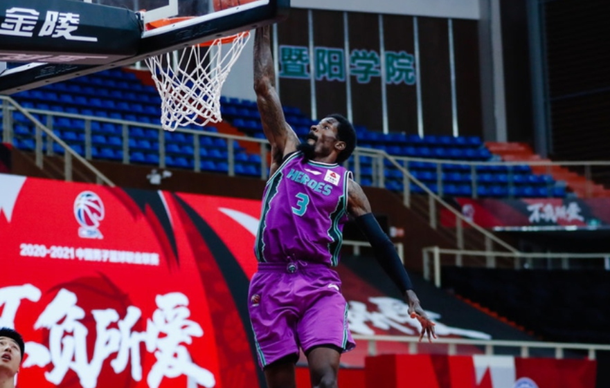  赛季最长连胜诞生，黑马传奇仍在续写