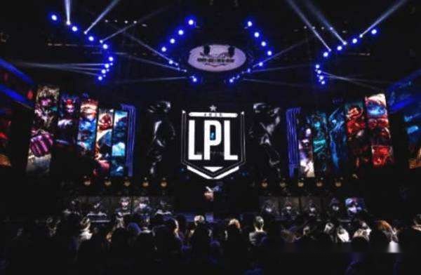  电竞黑马一路过关斩将勇夺桂冠