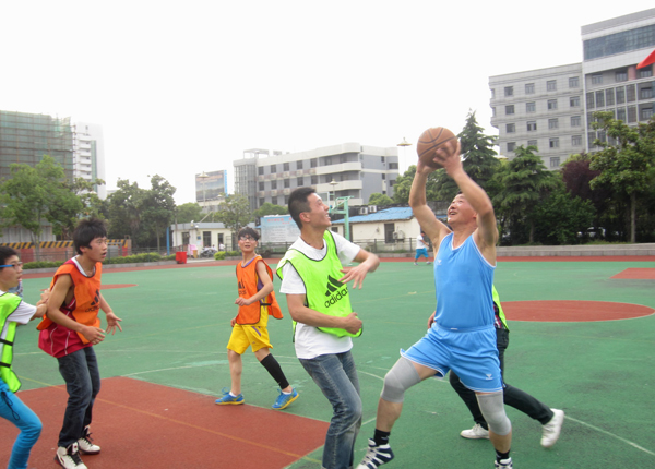  伤病困扰难阻斗志全员拼到最后