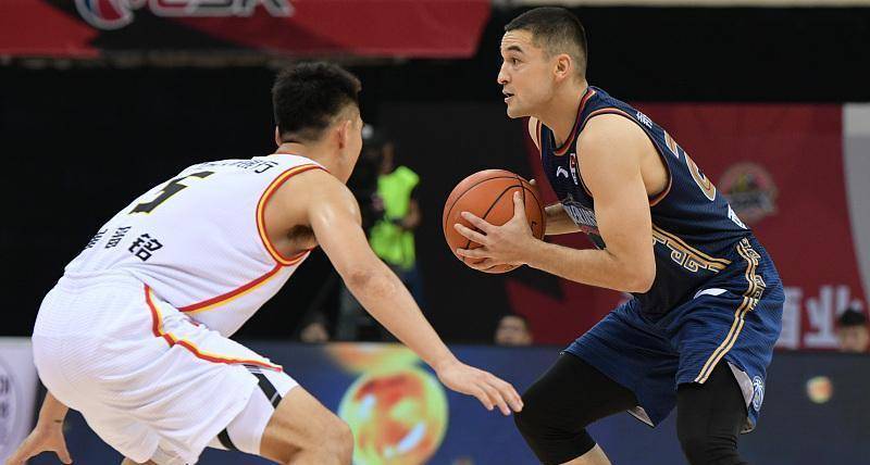  王哲林双二十加冕福建擒下南京同曦