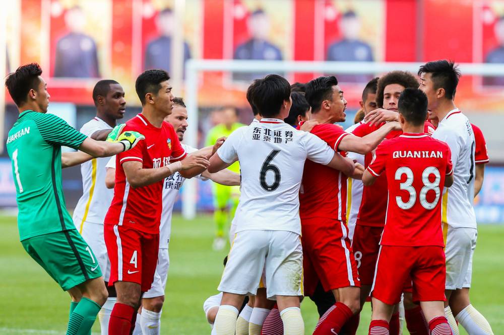  球场暴力事件频发，足协重拳整治赛风赛纪